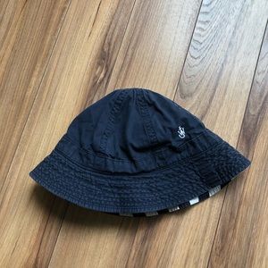Uniqlo x JWAnderson navy color reversible hat